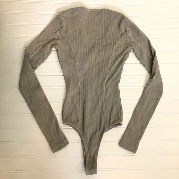 AGOLDE Devlin Rice Paper Taupe V Neck Long Sleeve Bodysuit size XS - Picture 6 of 13